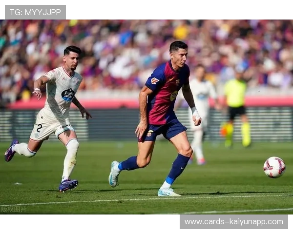 拉菲尼亚弧顶劲射破网巴萨领先 拉菲尼亚弧顶劲射破网巴萨领先