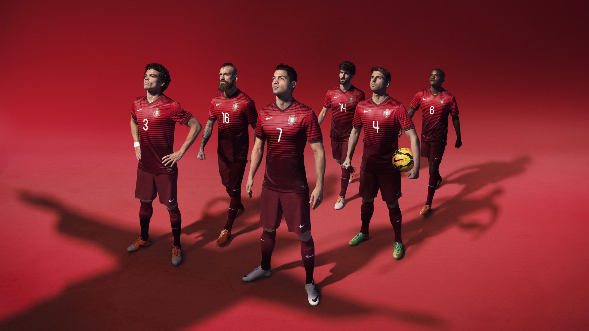 中国武术队在国际舞台展示传统体育魅力，中国国家武术表演艺术团